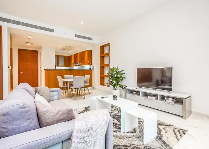 Modern Large Studio Central Park Difc